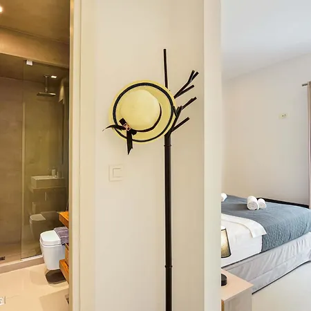 Alex Downtown Apartman *